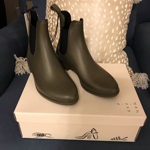 NWT a new day rain boots